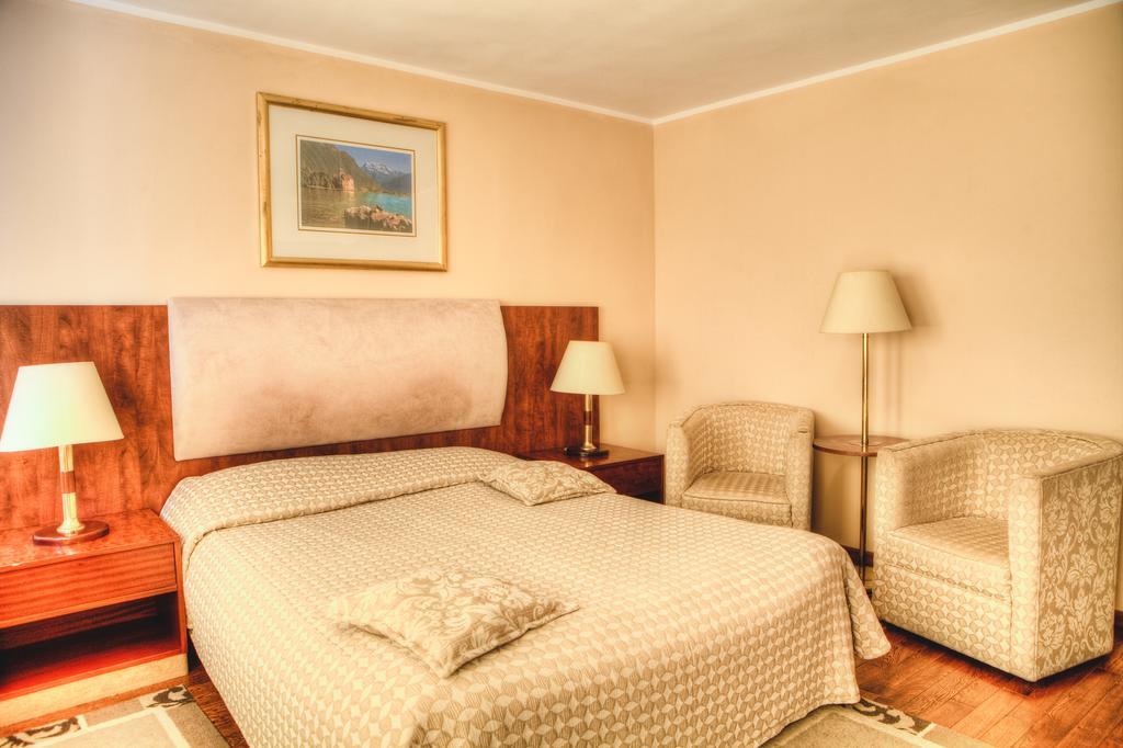 Vila Pinul Si Mesteacanul Hotel Brassópojána Kültér fotó
