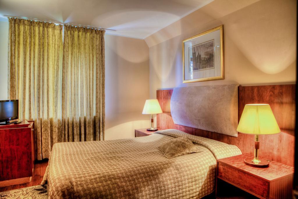 Vila Pinul Si Mesteacanul Hotel Brassópojána Kültér fotó